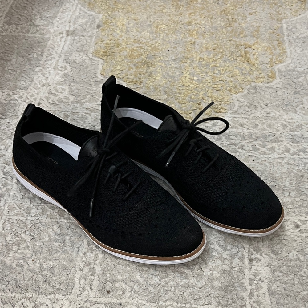 Elegant Black Lace-Up Oxfords